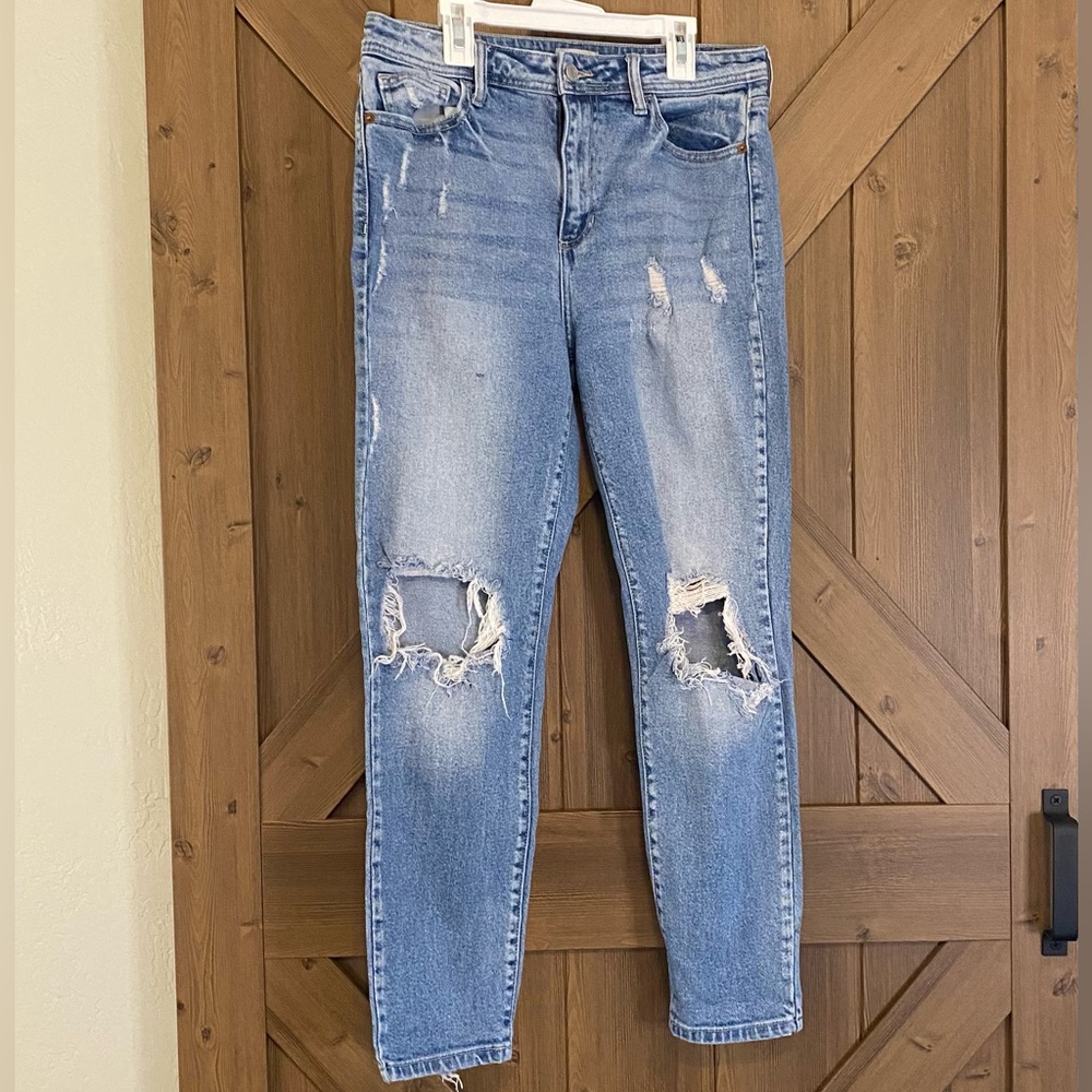 EUC light wash skinny